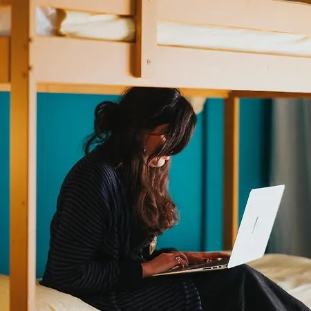 Habari We Dorm ホステル バーリ