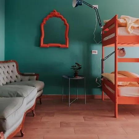 ホステル Habari We Dorm バーリ