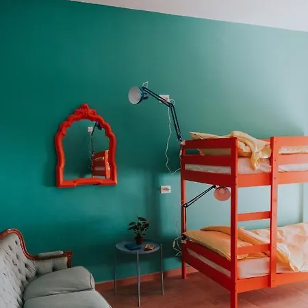 Habari We Dorm ホステル バーリ