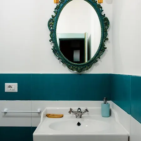 Habari We Dorm ホステル