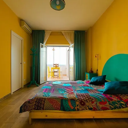 Habari We Dorm ホステル バーリ