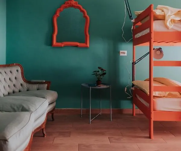 אכסניה Habari We Dorm בארי